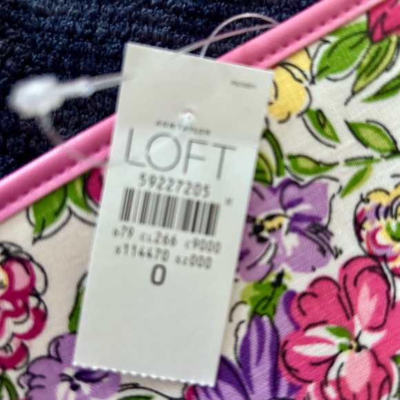 NWT Ann Taylor Loft Wristlet - Picture 2 of 3